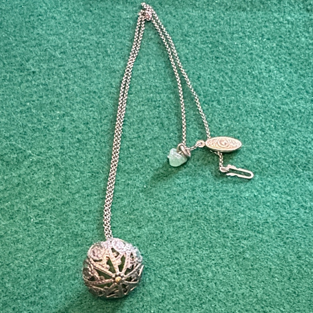 Vintage  Silver Colour Filigree Ball Pendant Necklace With Little Jade - Picture 3 of 5